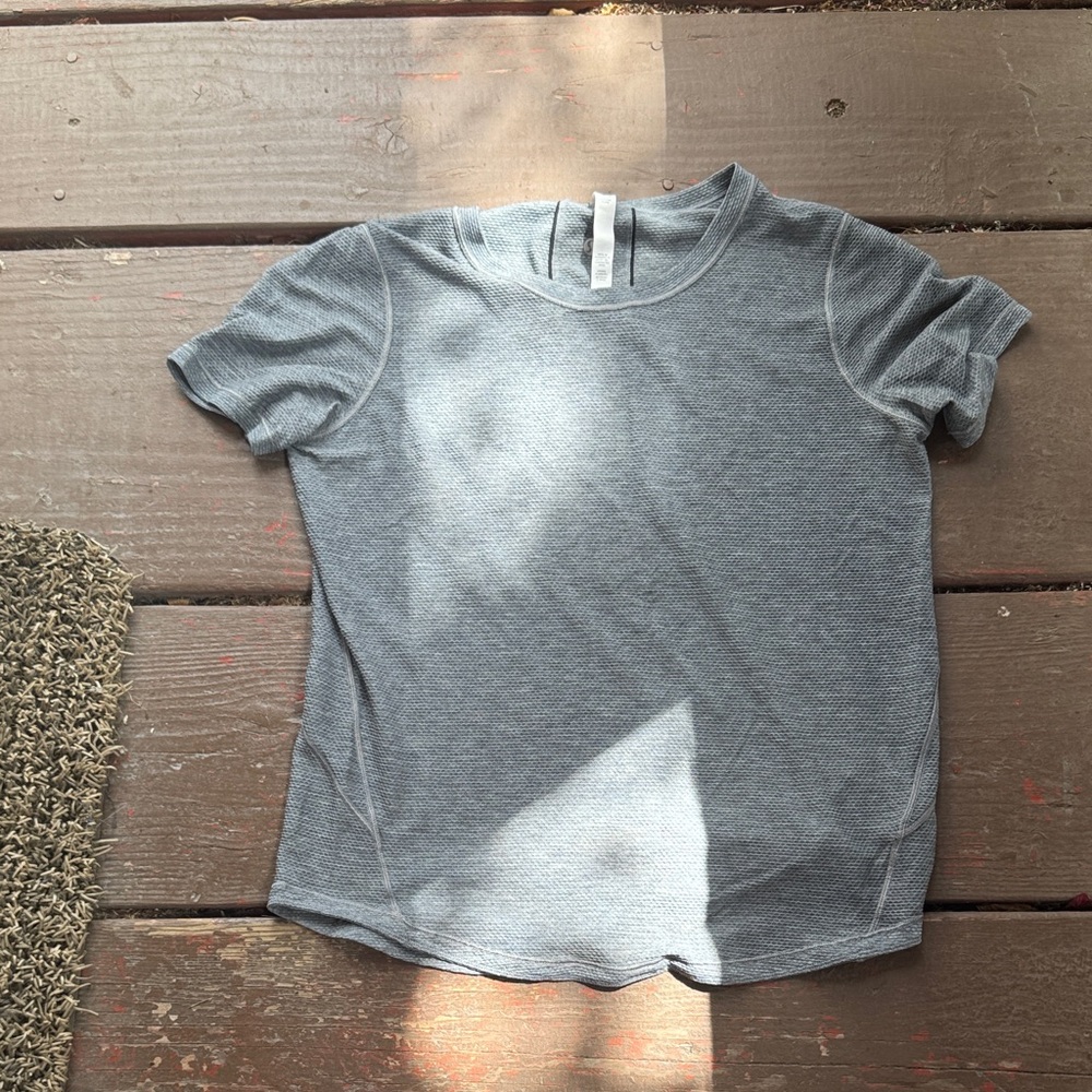 lululemon athletica Gray Short Sleeve Tee